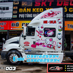 tem-xe-container-trang-hong-hello-kitty-003