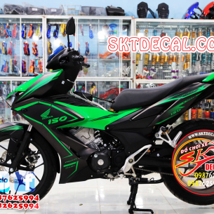 tem-trum-xe-winner-x-xanh-den-chi