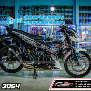 tem-roi-xe-satria-den-bac-daruma-3054