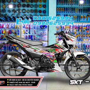 tem-roi-xe-satria-trang-den-xanh-co-gai-3113