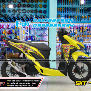 tem-roi-vario-vang-den-pikachu-3273