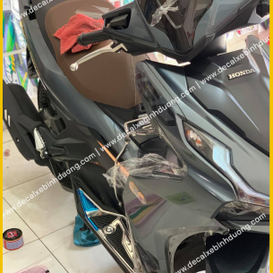 dan-keo-xe-air-blade-2021-mau-xam-den